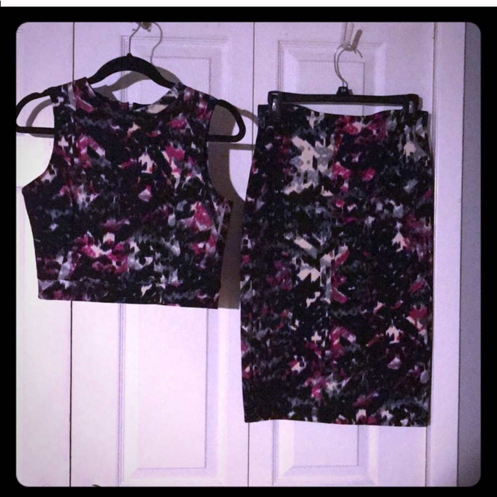 Crop top - Picture 2 of 4